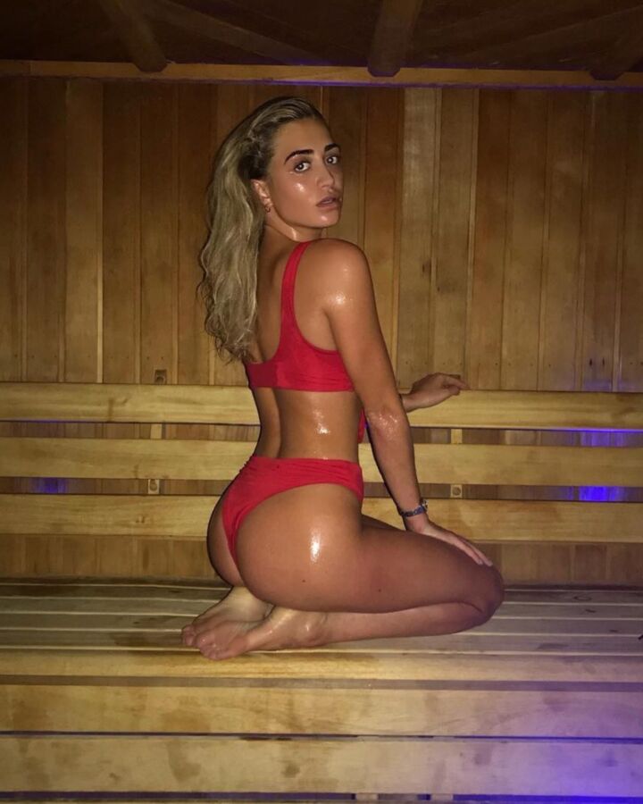 Georgia Harrison from Love Island 23 of 30 pics