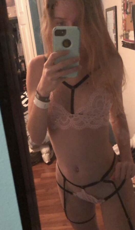 Gorgeous slut shows off new lingerie 17 of 26 pics