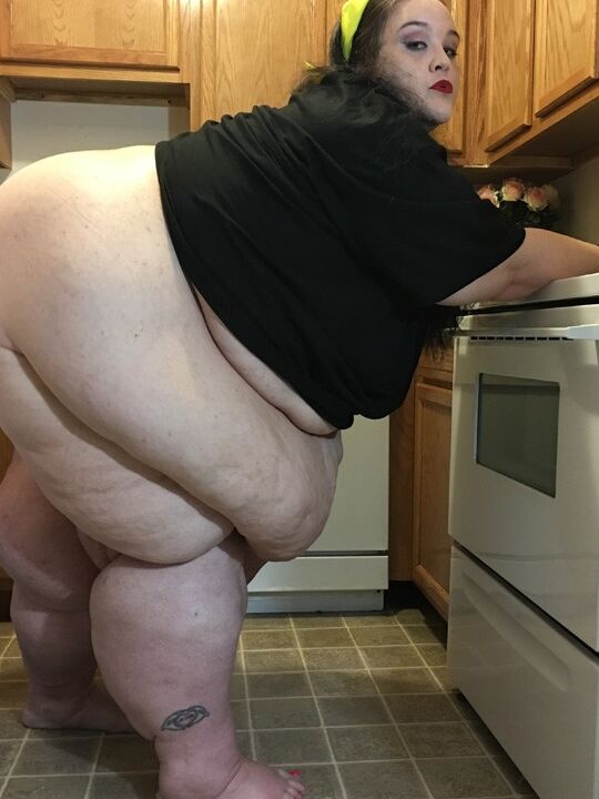 Huge, fat, sexy slut 23 of 48 pics