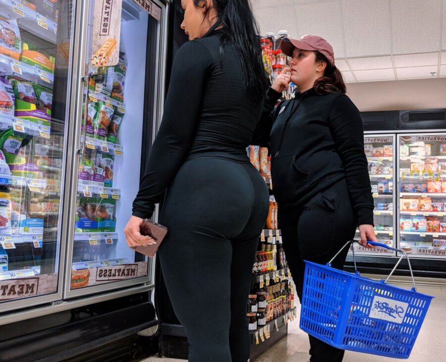 Candid Legging  Big ass 5 of 15 pics