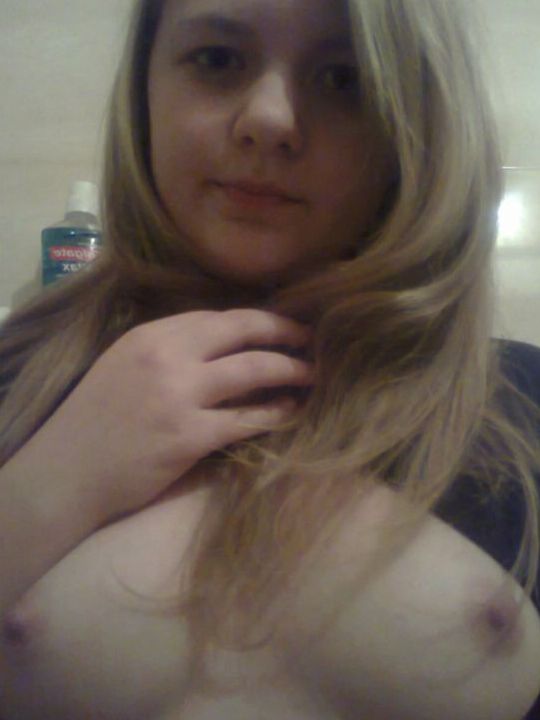 Naive shy girl exposed without knowning  20 of 38 pics