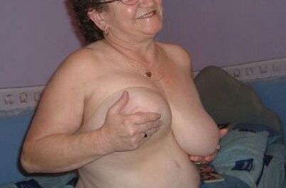 Chubby granny with glasses spread 9 of 16 pics