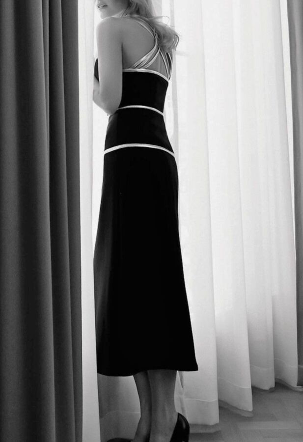 Gillian Anderson - lovely legs 13 of 19 pics
