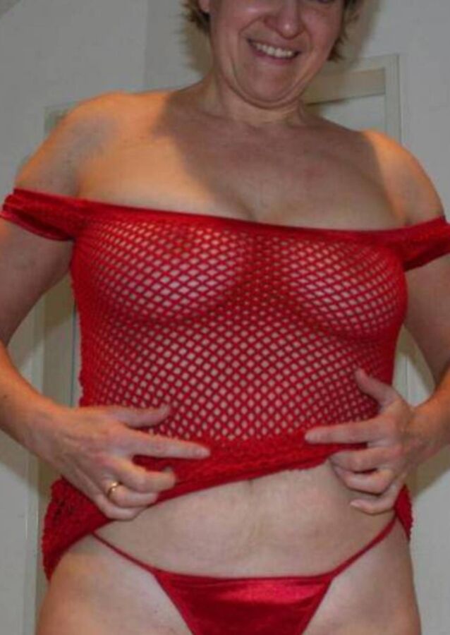married horny milf Michelle for your pleasure 2 of 45 pics