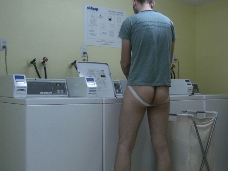 Laundry Room (laundromat) 7 of 11 pics
