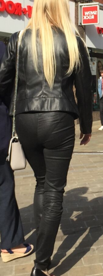 candid leather butt - leather in the street 24 of 59 pics