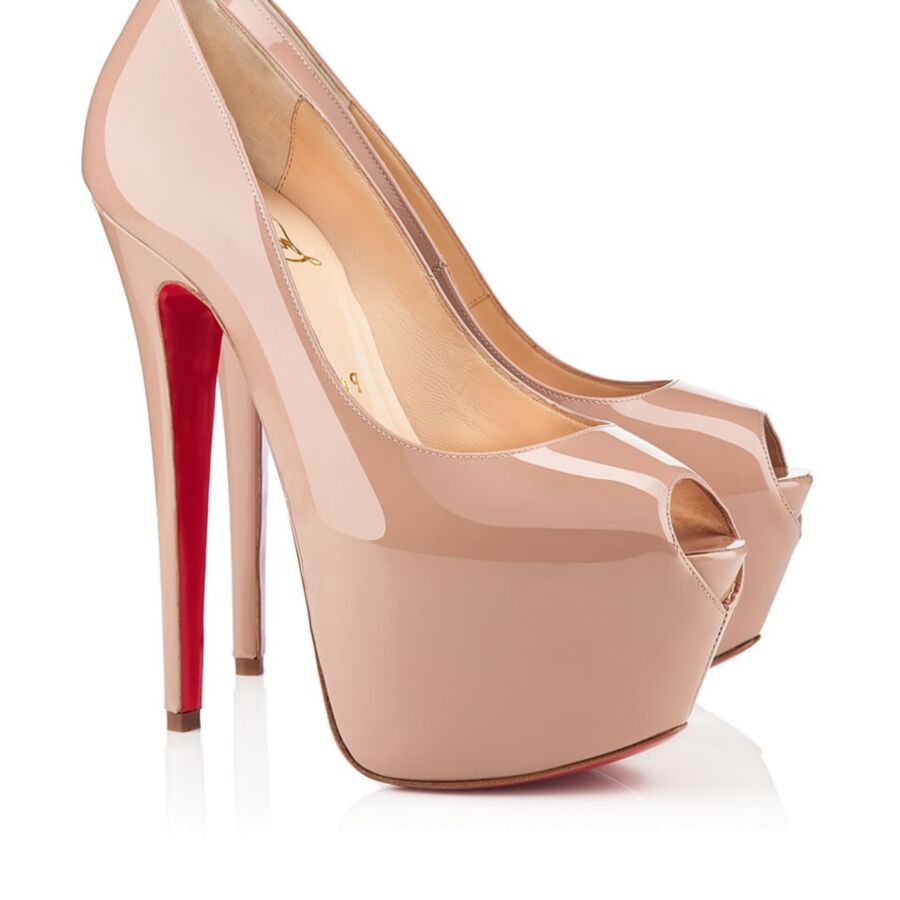 RED SOLE tales - Christian Louboutin  7 of 20 pics