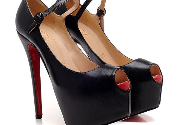 RED SOLE tales - Christian Louboutin  11 of 20 pics