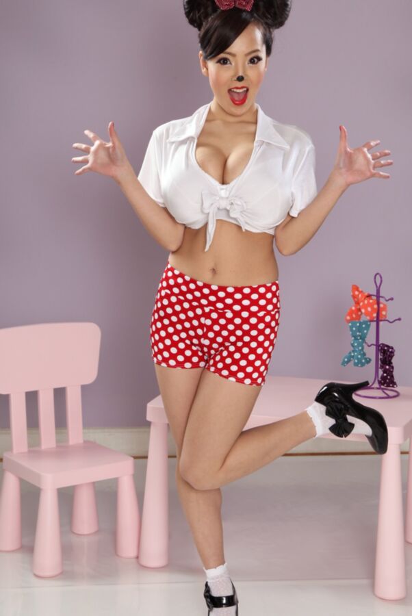 Hitomi Tanaka - Mouse 1 of 63 pics