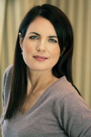 Elizabeth McGovern - i think she is stunning 2 of 16 pics