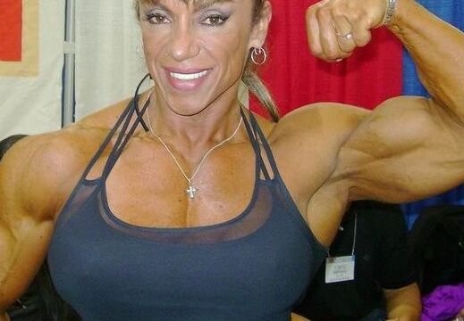 Yaxeni Oriquen! Big And Ripped Latina Muscle! 3 of 39 pics