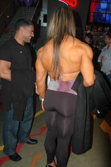 Yaxeni Oriquen! Big And Ripped Latina Muscle! 7 of 39 pics