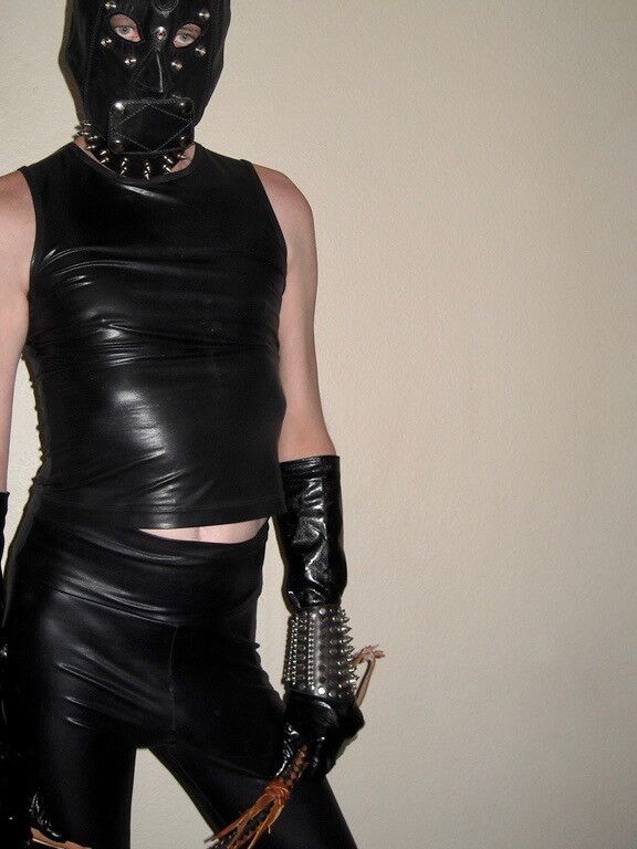 Leather male 6 of 10 pics