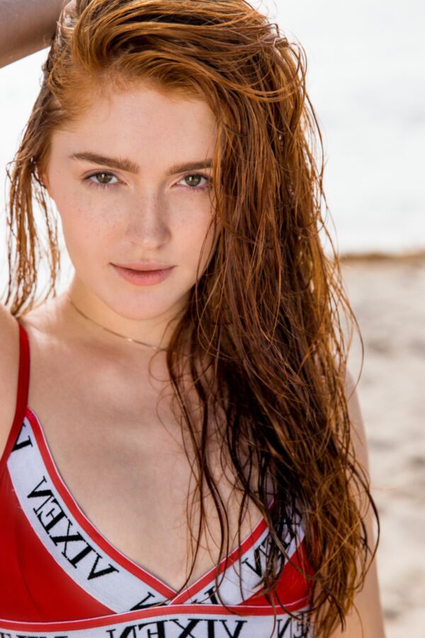 Jia Lissa, Ellie Leen - A Time And Place 16 of 98 pics