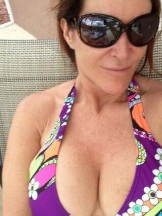 Rachel curvy MILF selfies 9 of 60 pics