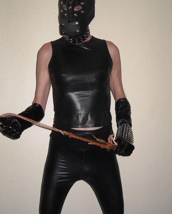 Leather male 5 of 10 pics