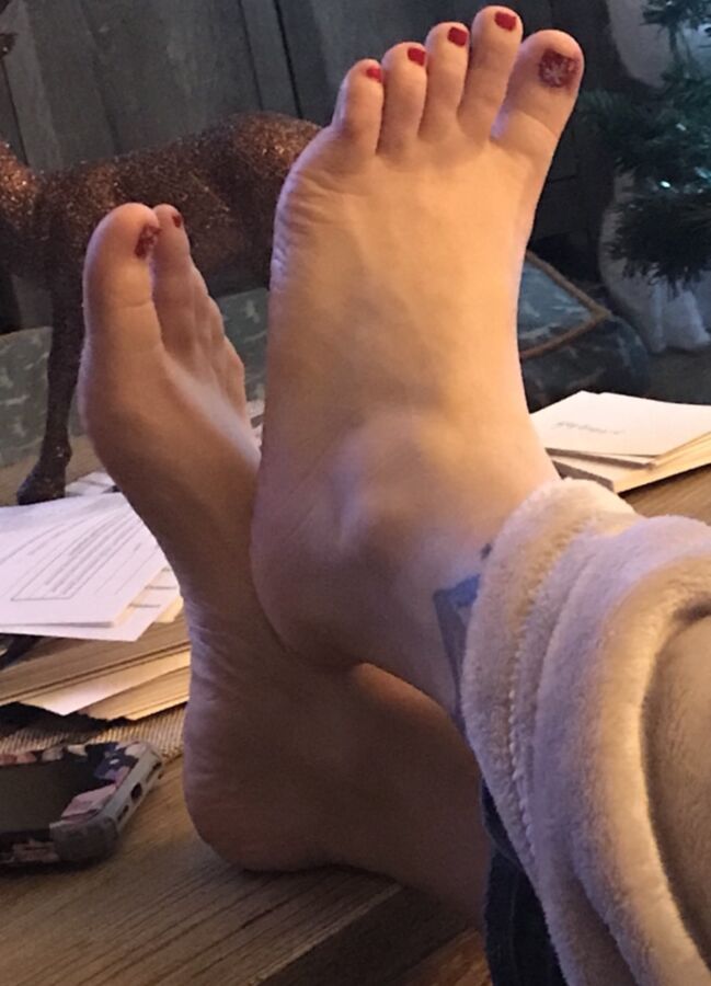 Jennies sexy candid feet 10 of 69 pics