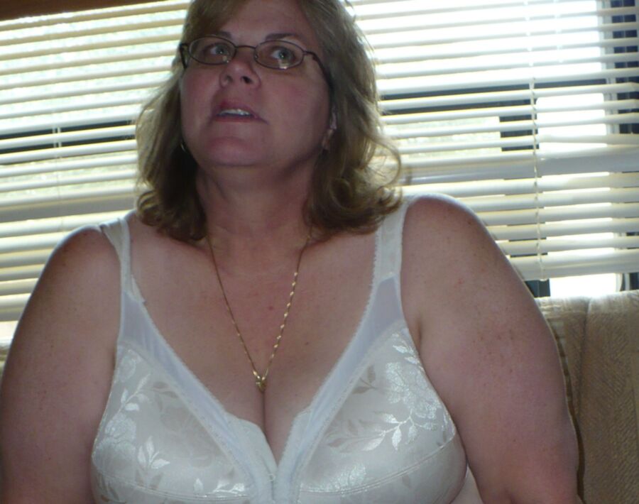 Mature misc. ladies 11 of 20 pics