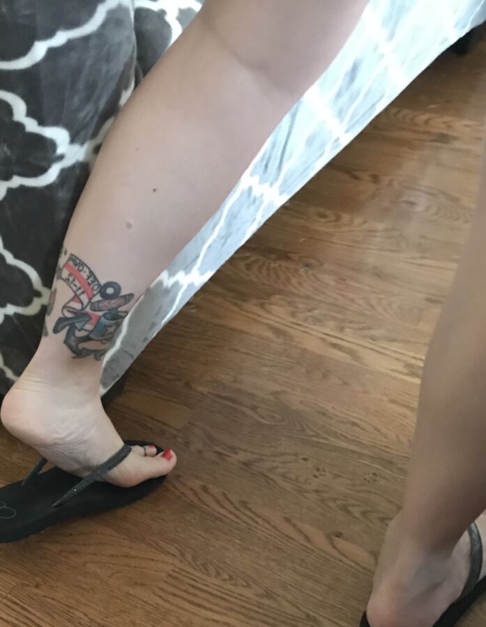 Jennies sexy candid feet 19 of 69 pics