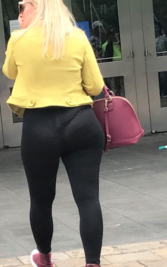 Big Asses and VPL 15 of 24 pics