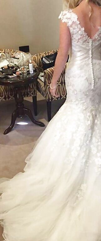 Kim looking beautiful in her wedding dress 12 of 20 pics