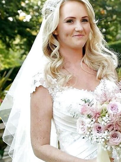 Kim looking beautiful in her wedding dress 14 of 20 pics