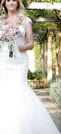 Kim looking beautiful in her wedding dress 13 of 20 pics