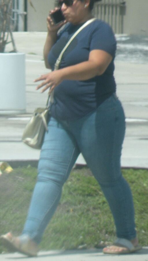 Street Girl BBW Latina, TIGHT jeans and big ass...so somfy! 15 of 15 pics