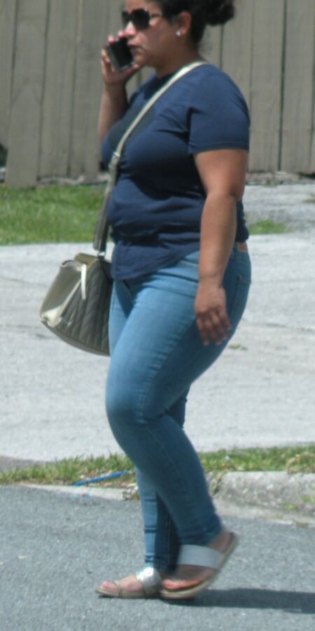 Street Girl BBW Latina, TIGHT jeans and big ass...so somfy! 2 of 15 pics
