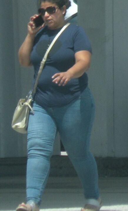 Street Girl BBW Latina, TIGHT jeans and big ass...so somfy! 9 of 15 pics