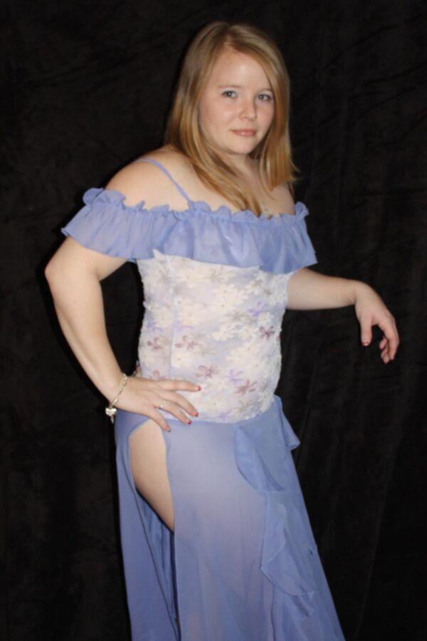 Gorgeous chubby blond teen posing 23 of 105 pics