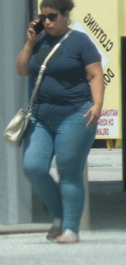 Street Girl BBW Latina, TIGHT jeans and big ass...so somfy! 10 of 15 pics