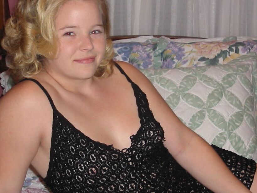 Gorgeous chubby blond teen posing 12 of 105 pics