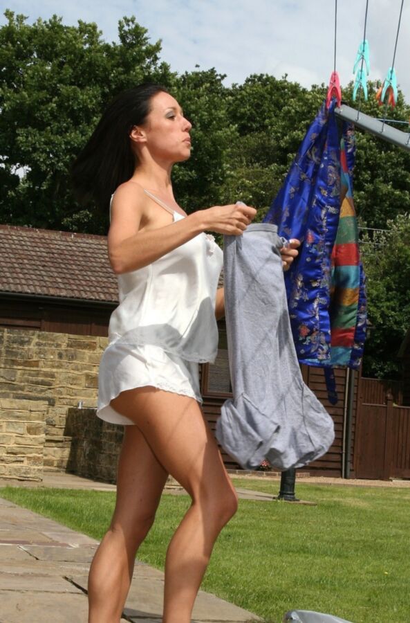 Kelly - busty MILF hanging out the washing 22 of 110 pics