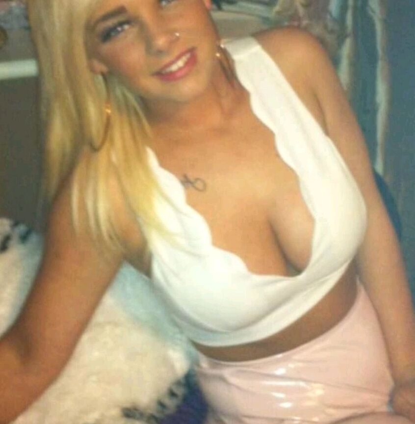 Chloe is a beefy thick chav superstar what a beast of a bimbo 19 of 22 pics