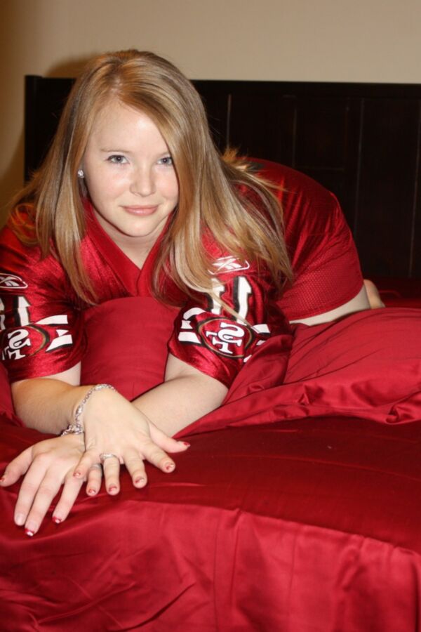 Gorgeous chubby blond teen posing 3 of 105 pics