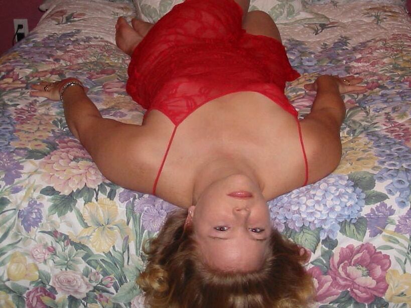 Gorgeous chubby blond teen posing 14 of 105 pics