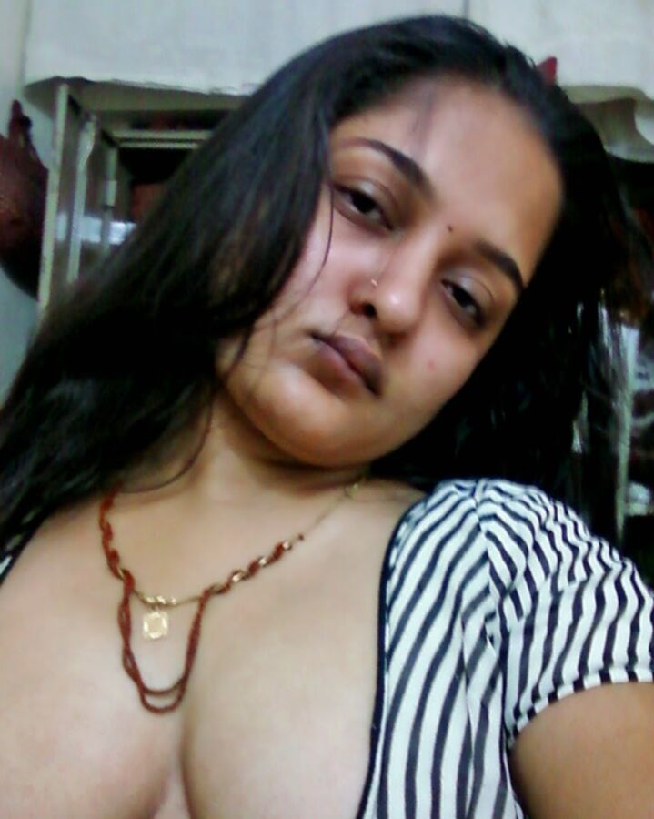 Beautiful Bhabhi  13 of 19 pics