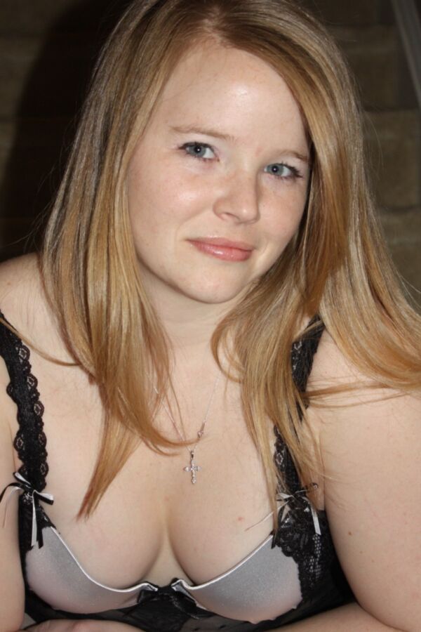 Gorgeous chubby blond teen posing 19 of 105 pics