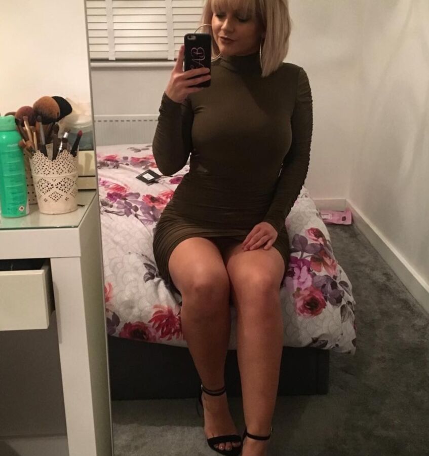 Rachel - Hot Instagram slag loves to show off her curves 3 of 55 pics