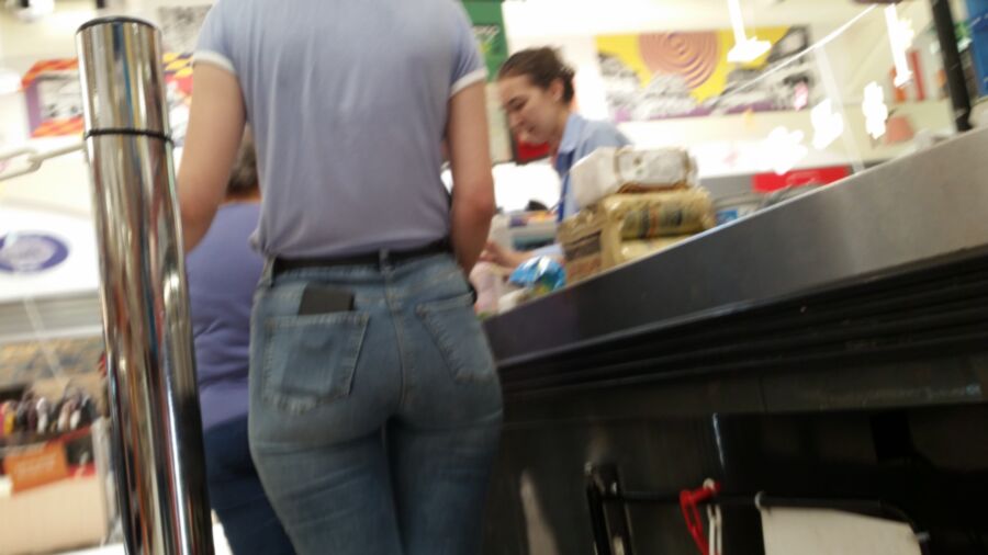 Perfect ass in jeans shoping 7 of 11 pics