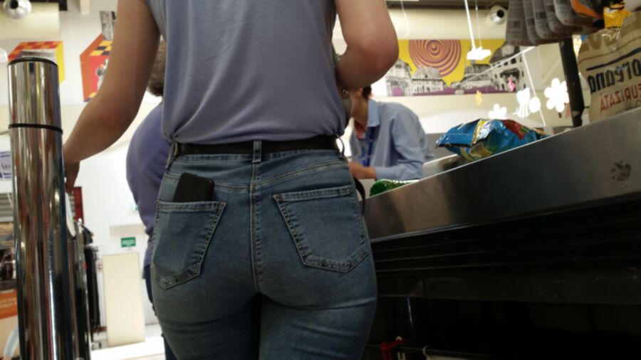 Perfect ass in jeans shoping 8 of 11 pics