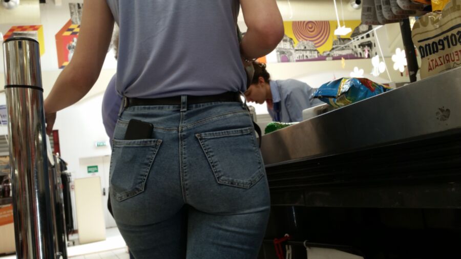 Perfect ass in jeans shoping 9 of 11 pics
