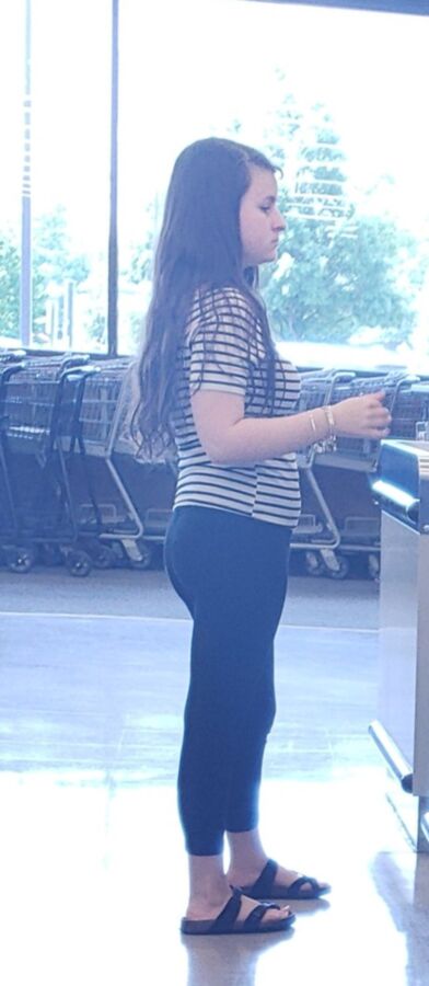 Another ADORABLE grocery store ass 4 of 7 pics