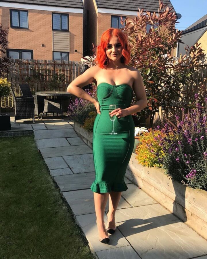 Rachel - Hot Instagram slag loves to show off her curves 7 of 55 pics