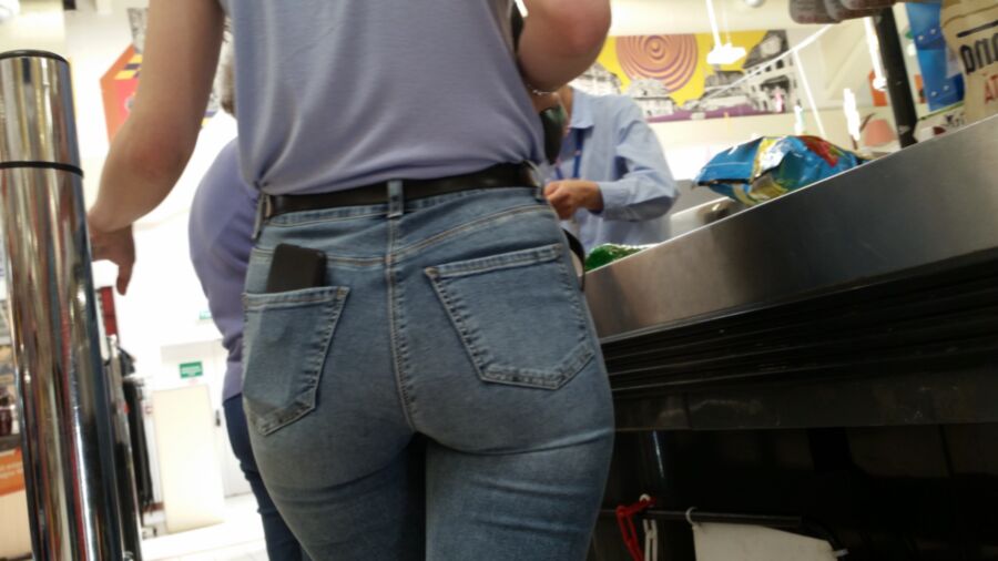 Perfect ass in jeans shoping 11 of 11 pics