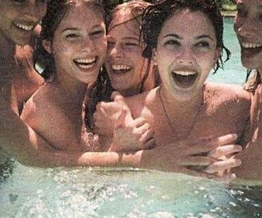 Drew Barrymore Sexy Nudes Skinny Dipping in Pool Pics 18 of 44 pics