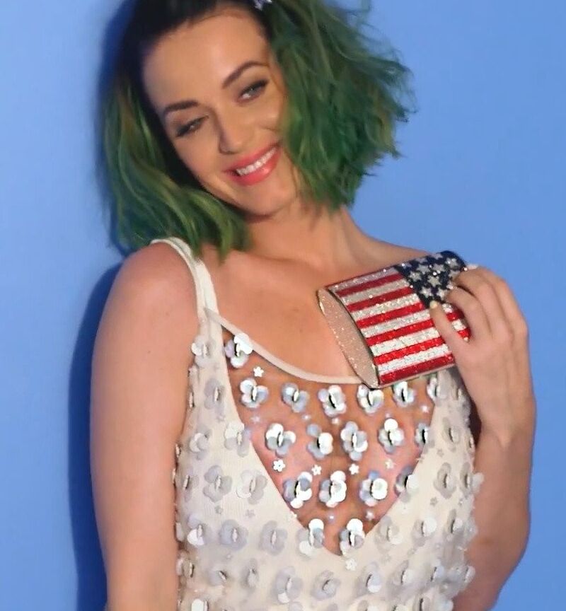 Katy Perry - Busty Hollywood Celeb/Singer Hot Poses. Super Sexy! 24 of 27 pics