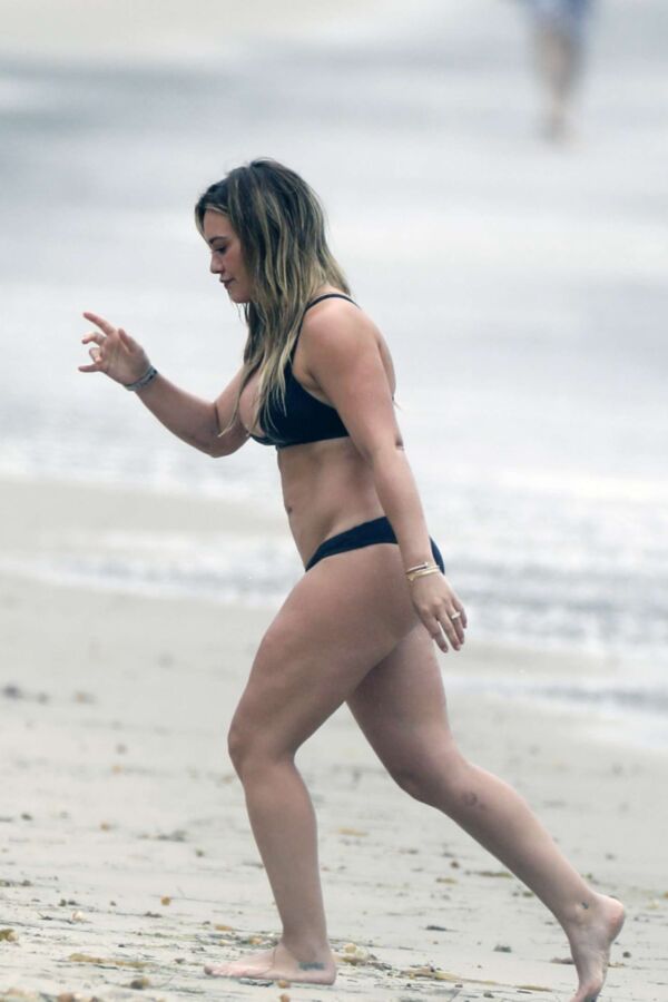 Hilary Duff - Busty Blonde Hollywood Celebrity in Sexy Bikinis 24 of 83 pics