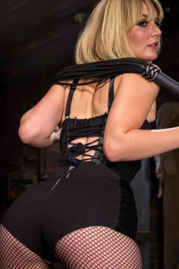 Mistress Mona Wales  3 of 125 pics